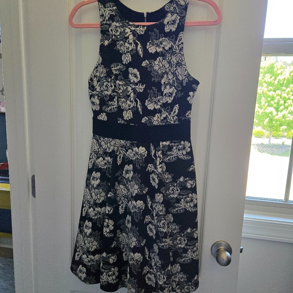 Bobeau Black and White Floral Sleeveless Dress, Size Small